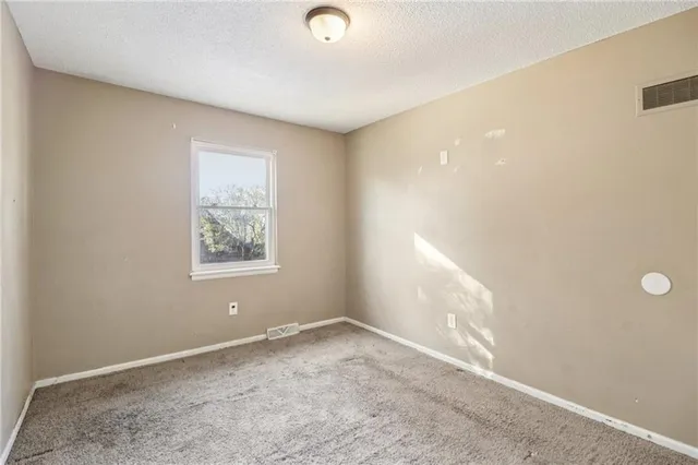 $180,000 | 20408 East 15 Terrace North, Independence, MO 64056