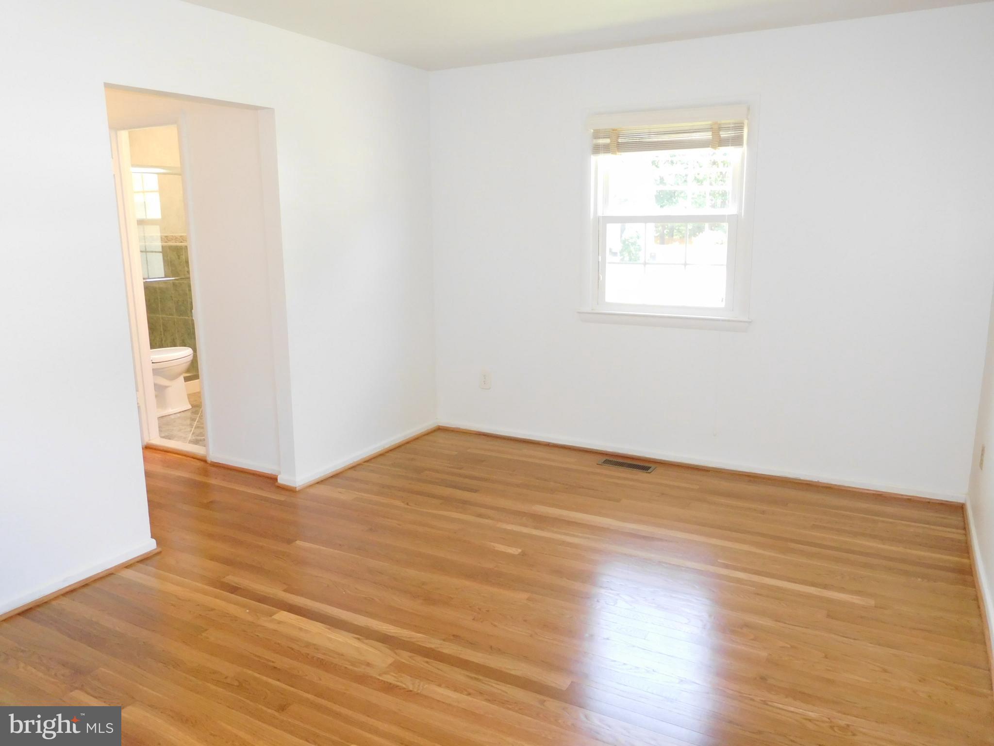 6211 Wayles Street Springfield, VA 22150 - Photo 14 of 30 Bedroom (Master)