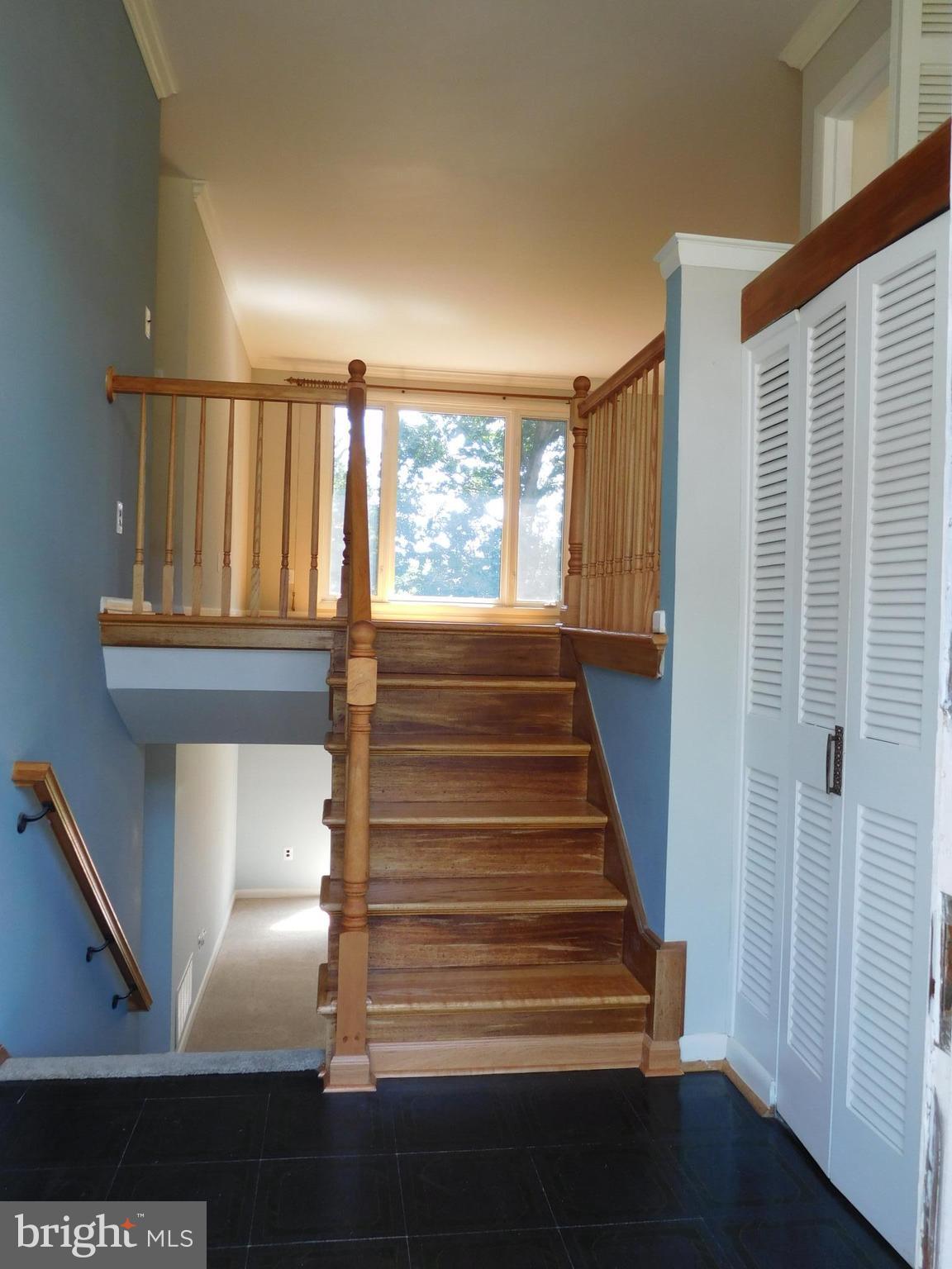 6211 Wayles Street Springfield, VA 22150 - Photo 3 of 30 Interior (General)