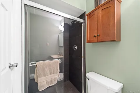 $689,999 | 71-34 162nd Street, Unit 3 | Pomonok