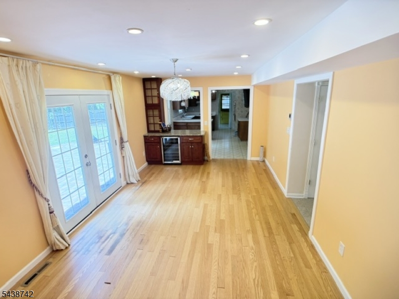 13 Greenwich Road Edison, NJ 08820 - Photo 2 of 19