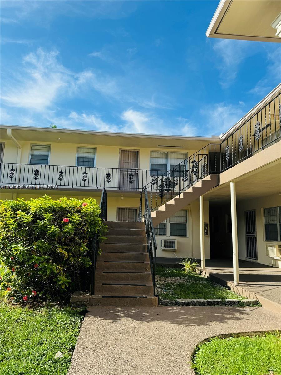 1755 Northeast 116th Road, Unit 17 North Miami, FL 33181 - Photo 8 of 19