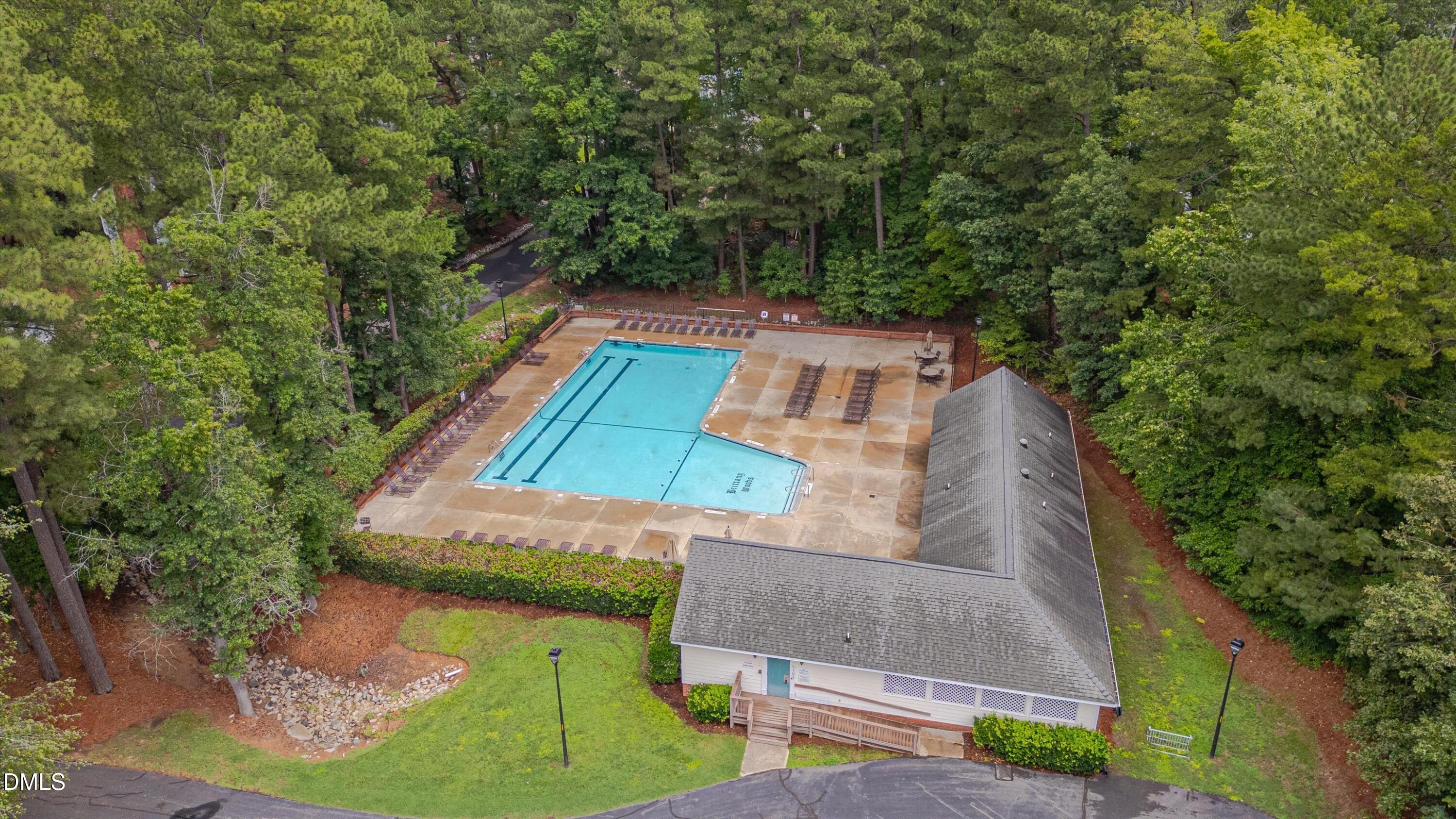 4600 Hamptonshire Drive Raleigh, NC 27613 - Photo 30 of 35 30-4600 Hamptonshire Drive-30