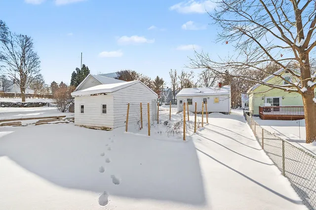 $174,900 | 414 Fairfax Avenue, Kalamazoo, MI 49001