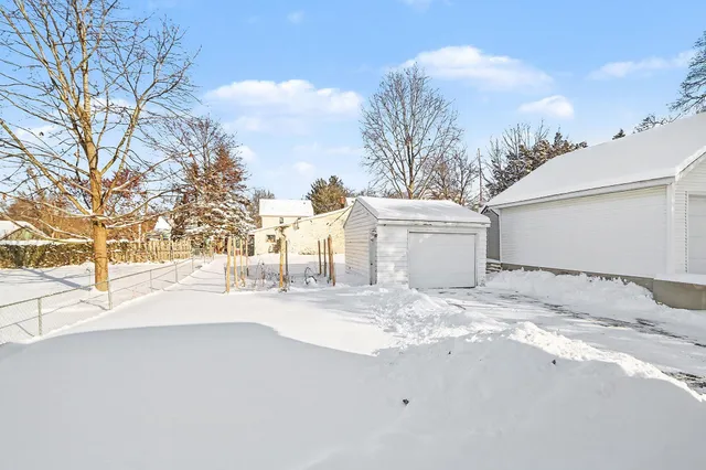 $174,900 | 414 Fairfax Avenue, Kalamazoo, MI 49001