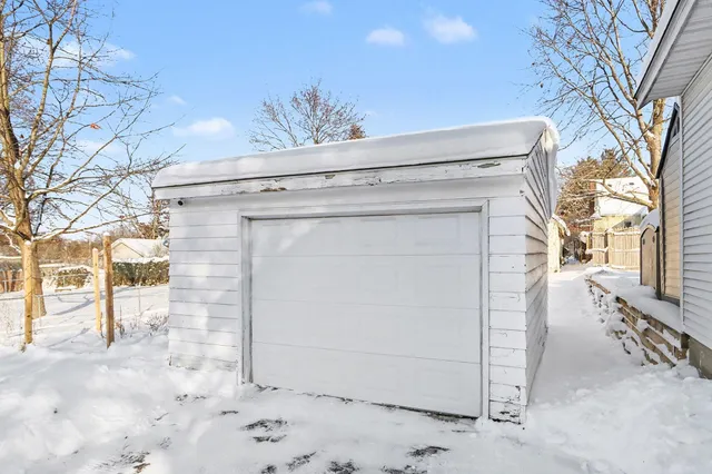 $174,900 | 414 Fairfax Avenue, Kalamazoo, MI 49001