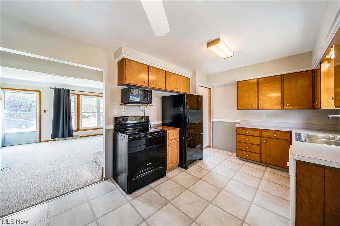 648 Pendley Road Willowick, OH 44095 - Photo 9 of 35 Gallery Image 9