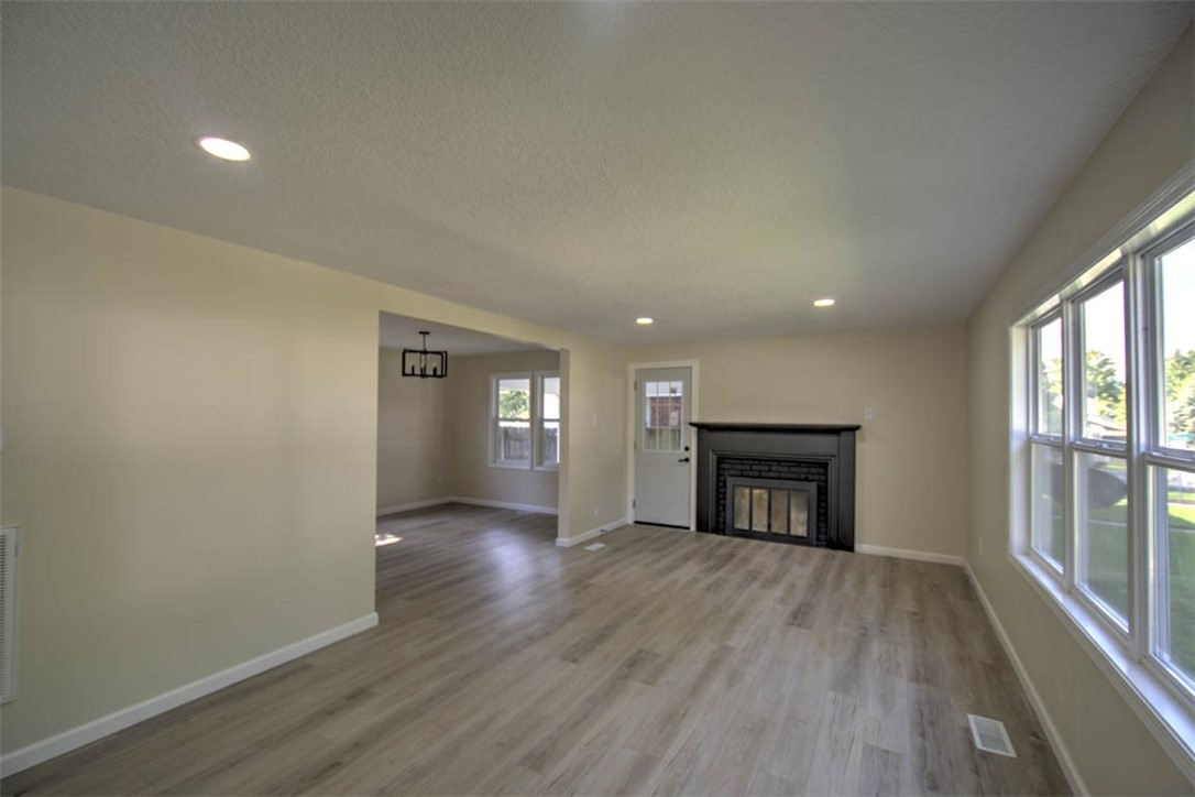 214 South Linden Avenue Decatur, IL 62522 - Photo 5 of 22