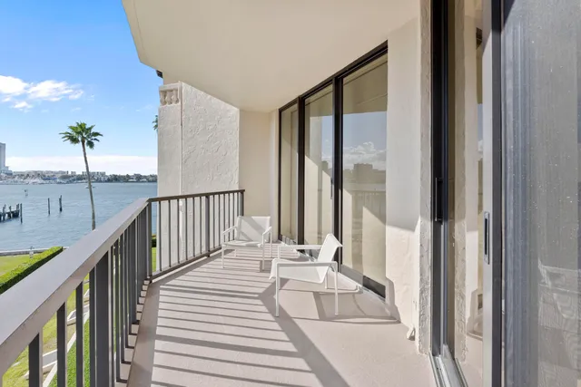 $6,495,000 | 200 Bradley Place, Unit 302, Palm Beach, FL 33480