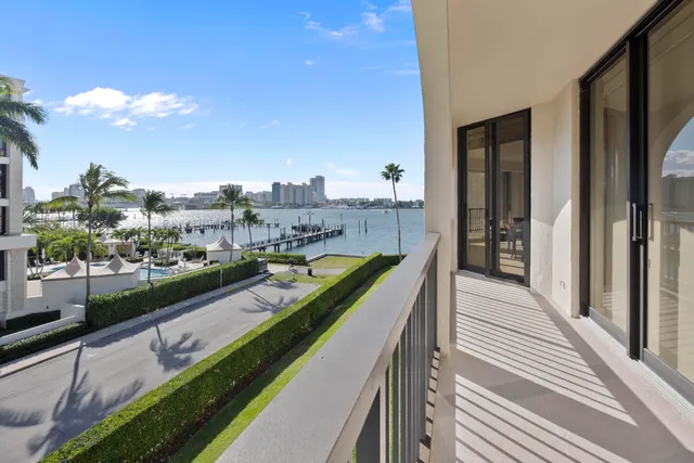 $6,495,000 | 200 Bradley Place, Unit 302, Palm Beach, FL 33480