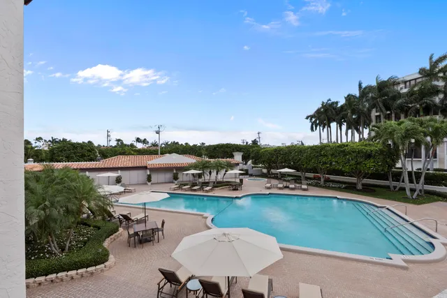 $6,495,000 | 200 Bradley Place, Unit 302, Palm Beach, FL 33480
