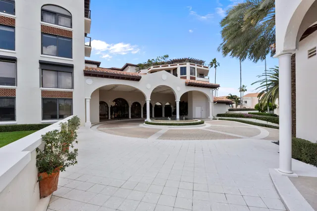 $6,495,000 | 200 Bradley Place, Unit 302, Palm Beach, FL 33480