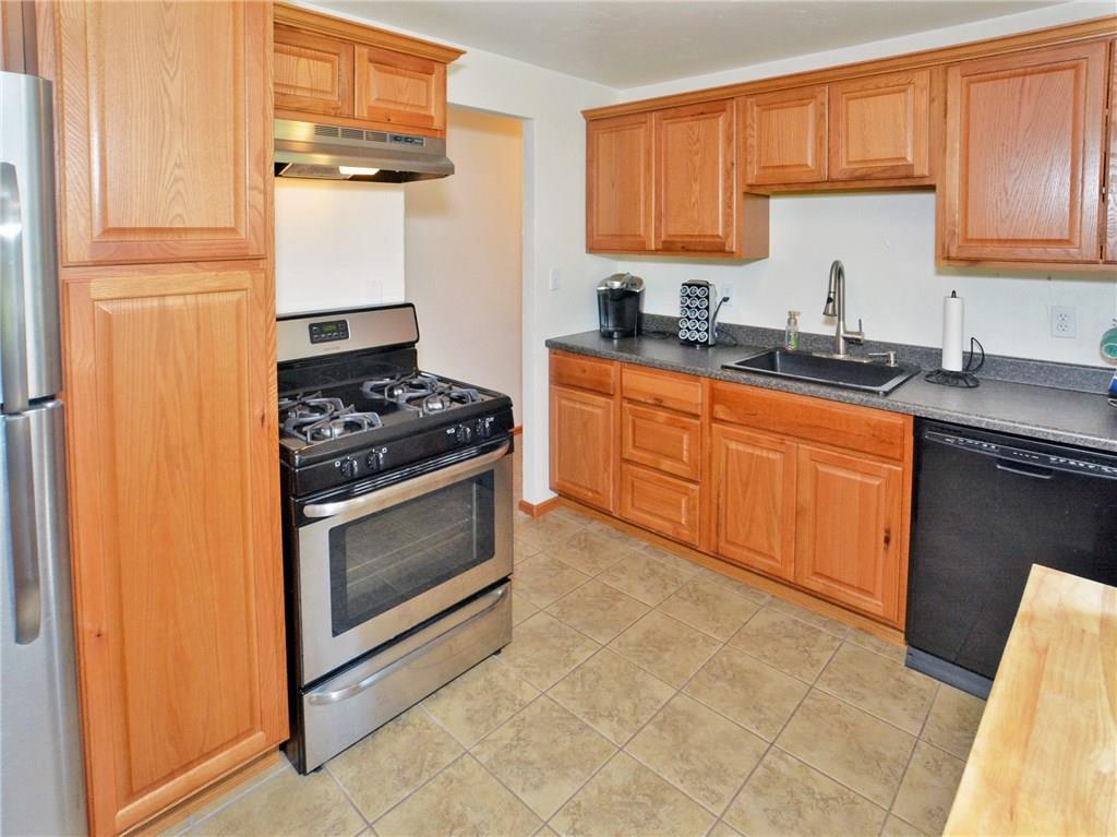 526 Colonial Manor Road North Huntingdon, PA 15642 - Photo 2 of 22 Gallery Image 2