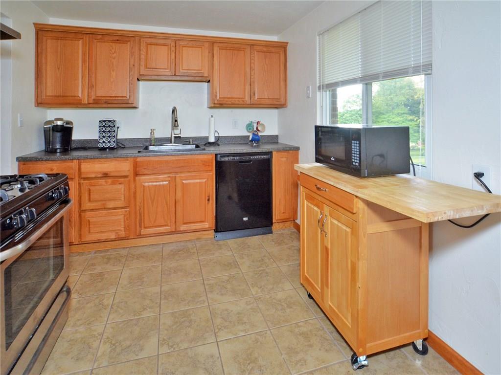 526 Colonial Manor Road North Huntingdon, PA 15642 - Photo 3 of 22 Gallery Image 3