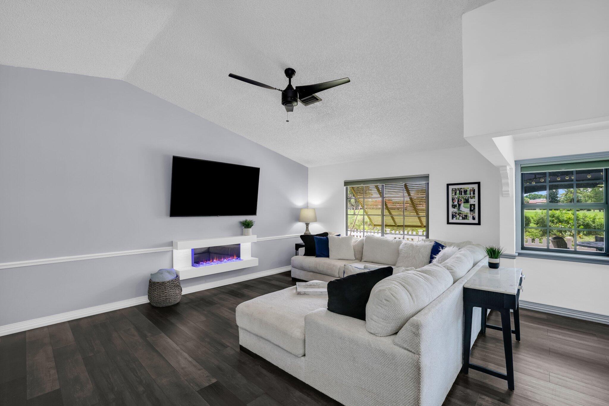 9528 Palisades Park Road Boca Raton, FL 33428 - Photo 11 of 45 9528 Palisades Park - 11.jpg-SMALL