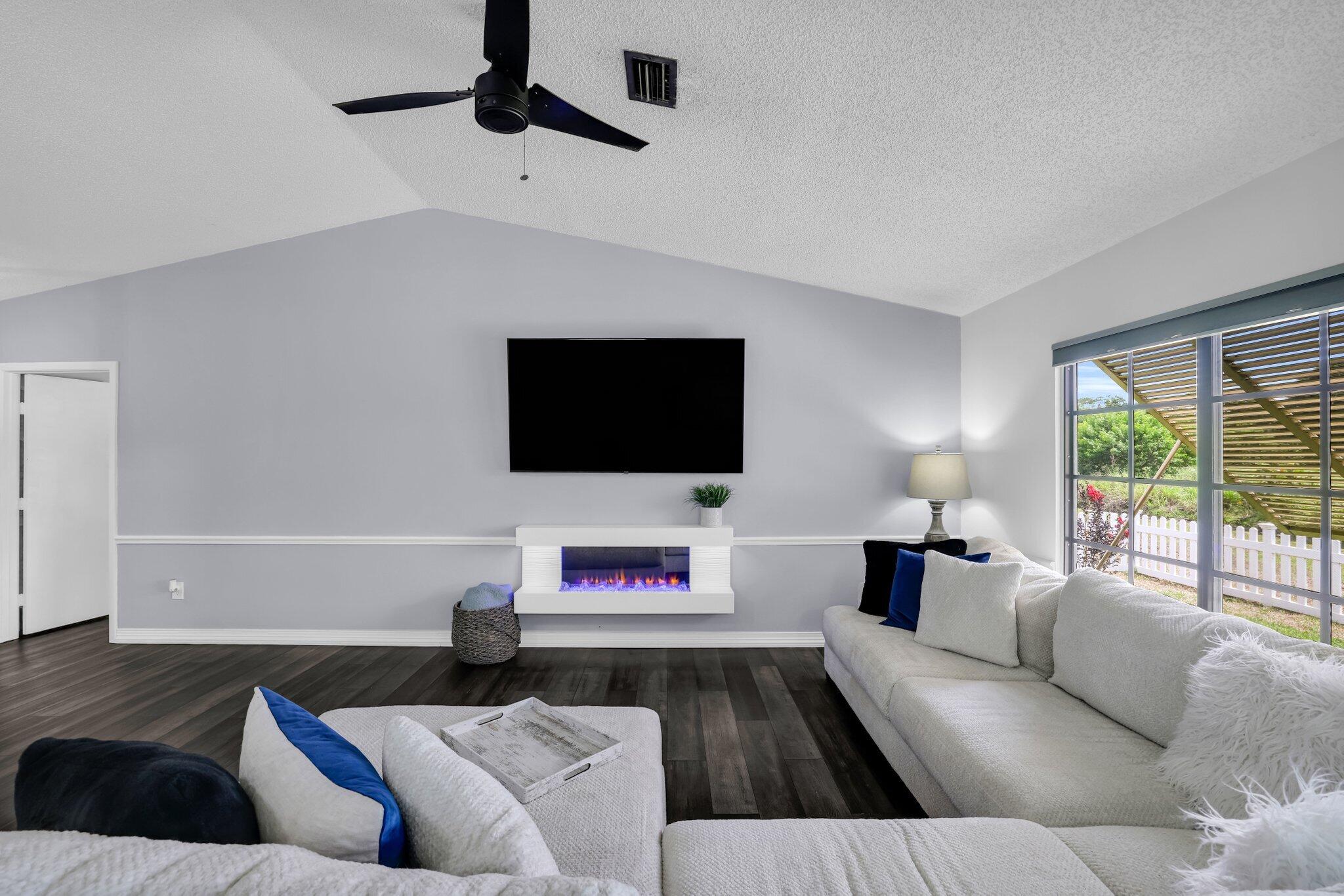 9528 Palisades Park Road Boca Raton, FL 33428 - Photo 12 of 45 9528 Palisades Park - 12.jpg-SMALL