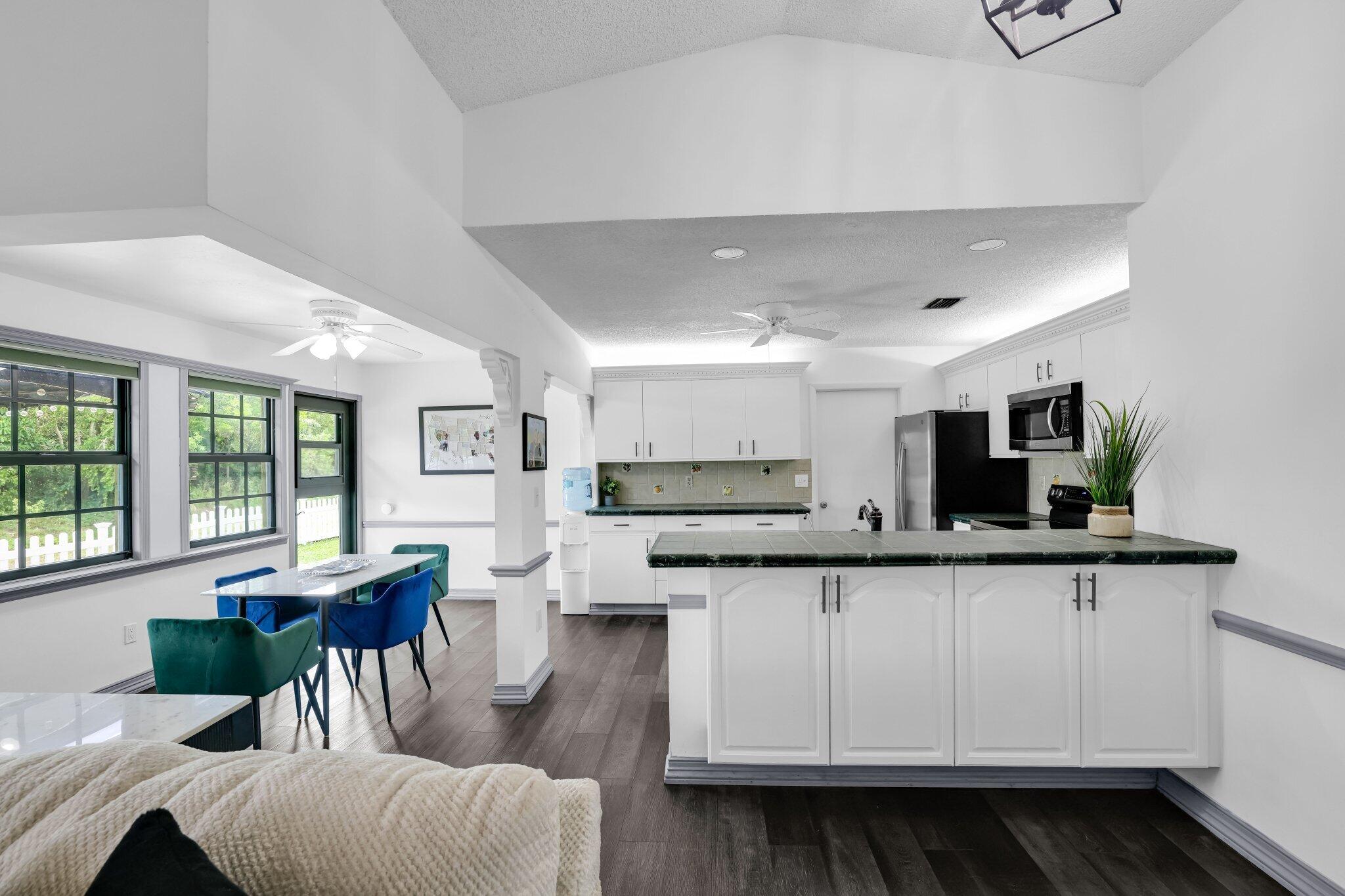 9528 Palisades Park Road Boca Raton, FL 33428 - Photo 14 of 45 9528 Palisades Park - 14.jpg-SMALL