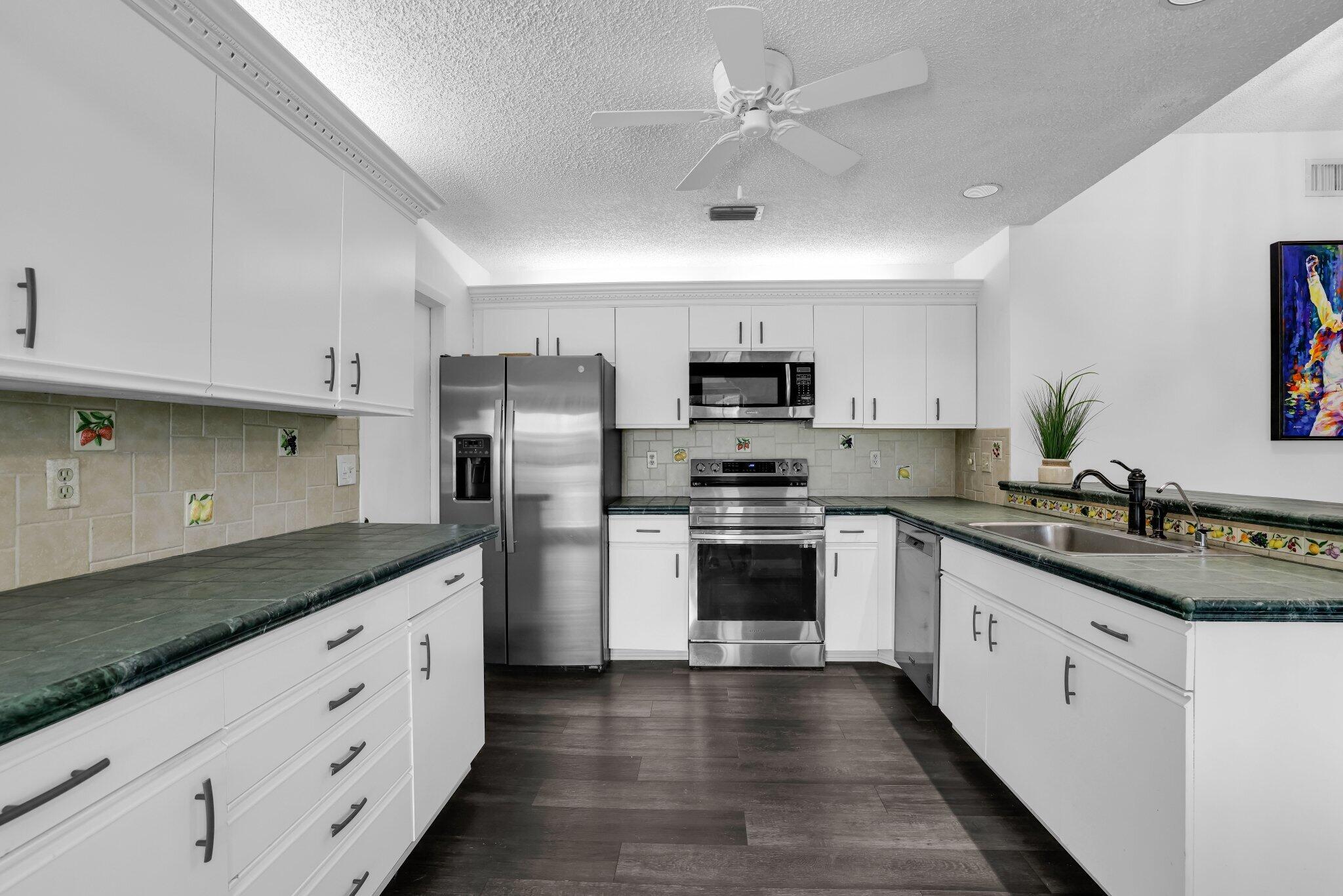 9528 Palisades Park Road Boca Raton, FL 33428 - Photo 19 of 45 9528 Palisades Park - 19.jpg-SMALL