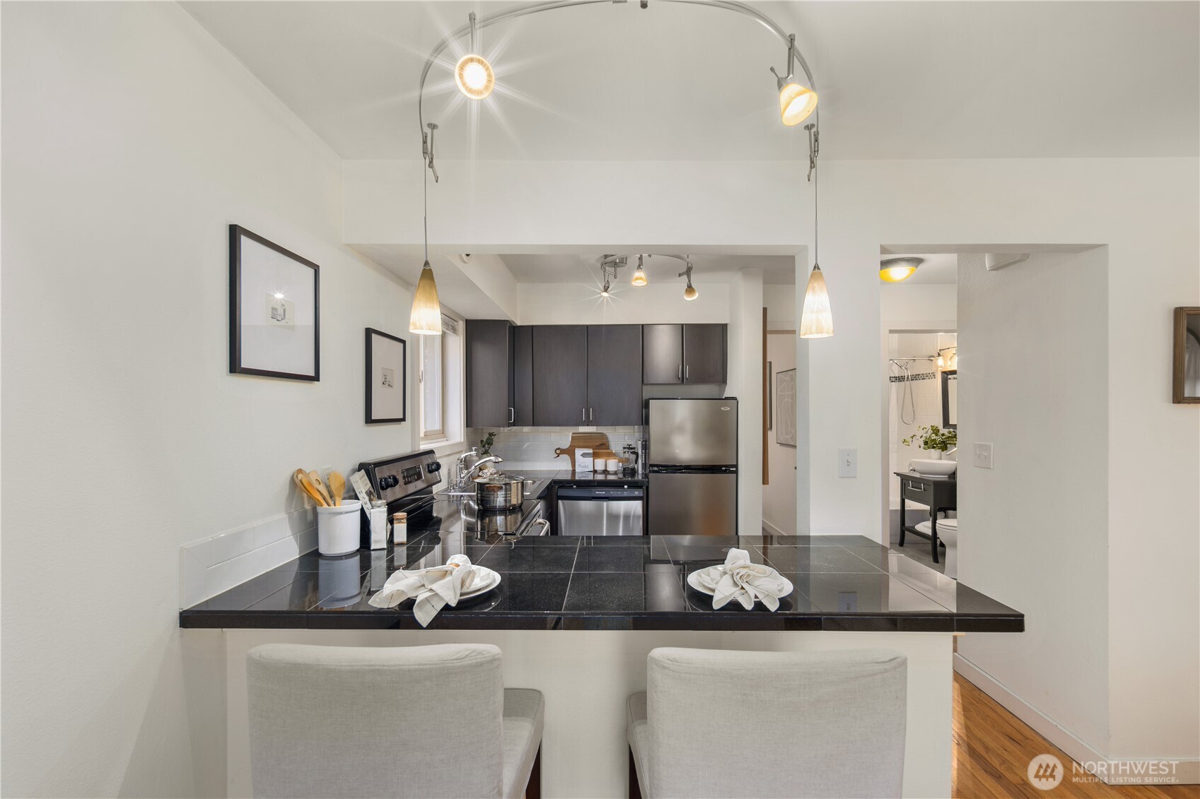 7106 California Avenue Southwest, Unit 101 Seattle, WA 98136 - Photo 6 of 17