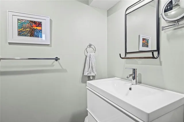 $345,000 | 8307 North Chatham Avenue, Kansas City, MO 64151