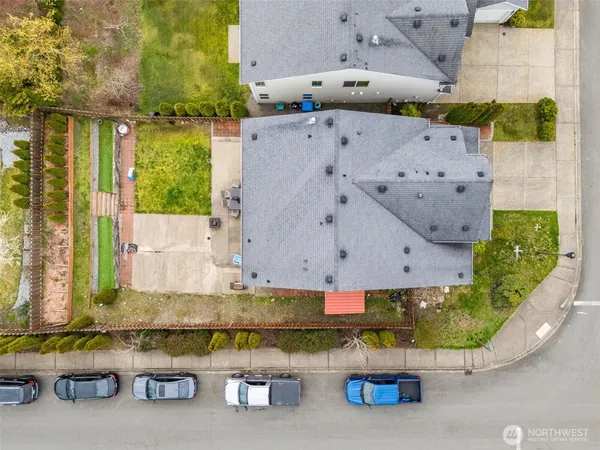 $749,999 | 2203 164th Ave Court East, Lake Tapps, WA 98391