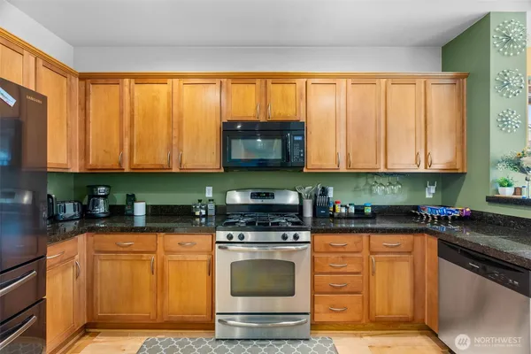 $749,999 | 2203 164th Ave Court East, Lake Tapps, WA 98391