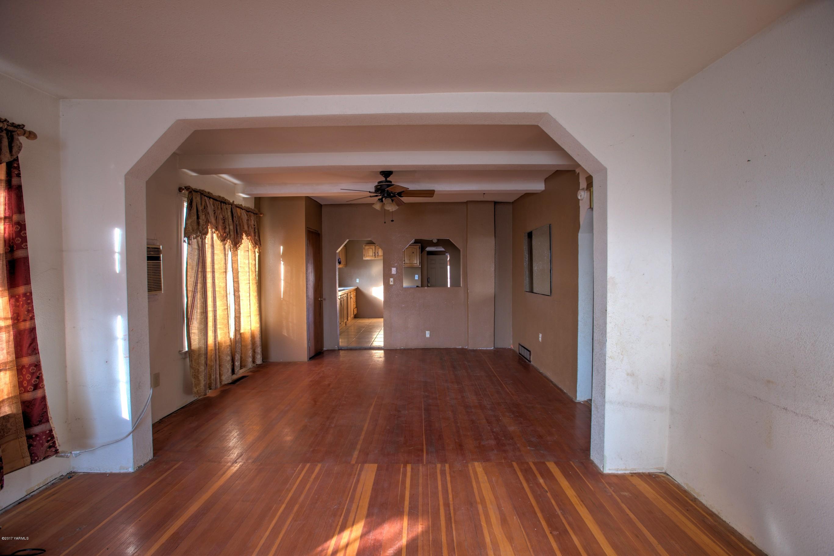 2771 Fordyce Road Sunnyside, WA 98944 - Photo 8 of 21 a view of gallery