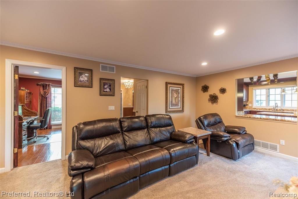 31170 Country Ridge Circle Farmington Hills, MI 48331 - Photo 24 of 56