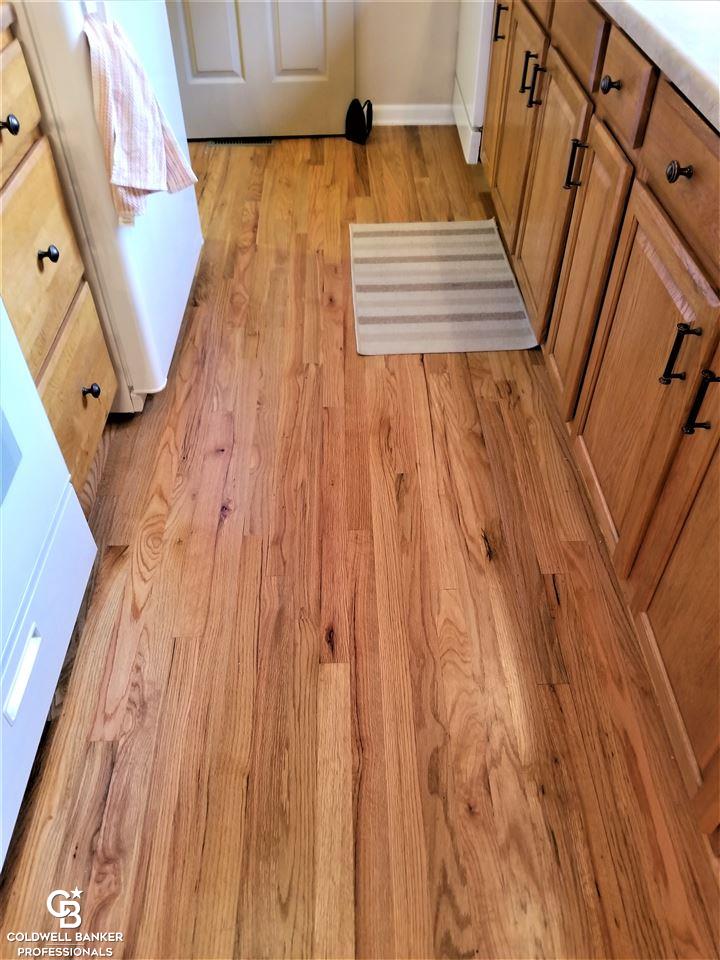 48625 Callens Road New Baltimore, MI 48047 - Photo 19 of 41 31341545-19.JPG