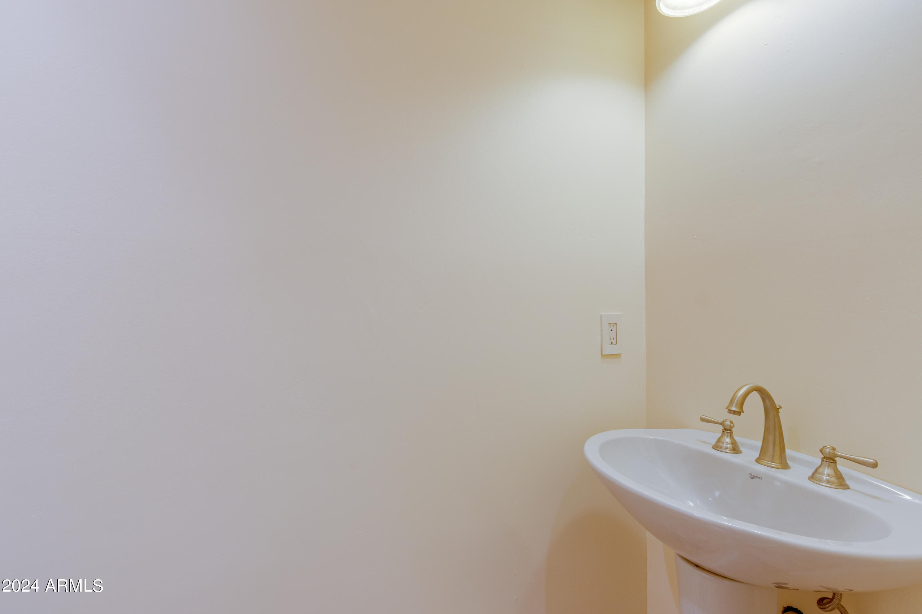 115 East Summerside Road Phoenix, AZ 85042 - Photo 17 of 79 Basement bathroom