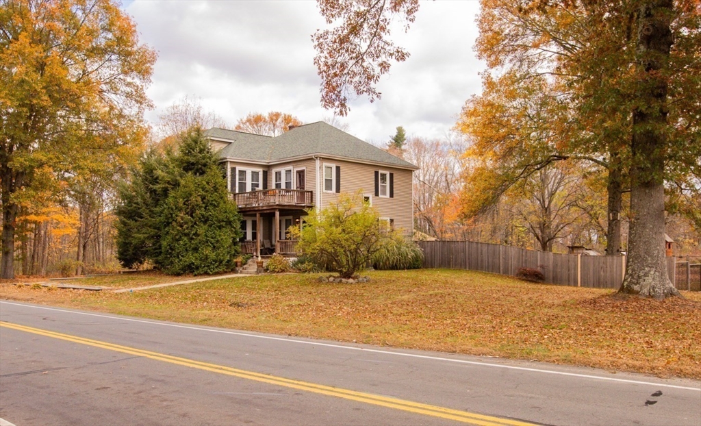 216 Landham Road Sudbury, MA 01776 - Photo 3 of 27