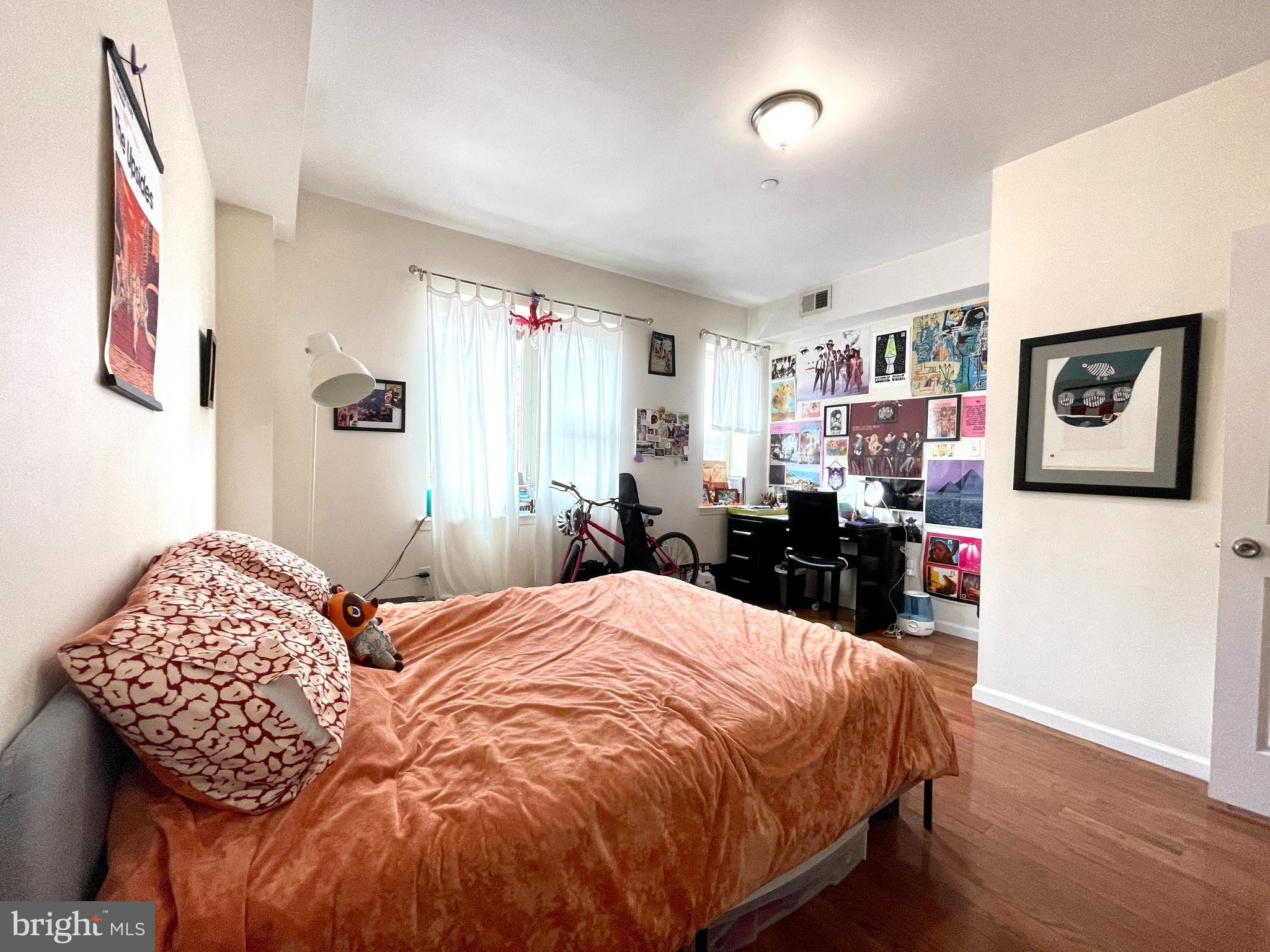1131 Green Street, Unit 2 Philadelphia, PA 19123 - Photo 5 of 18