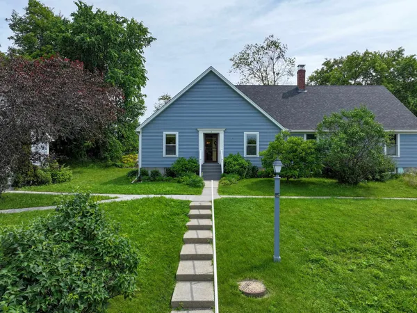$379,000 | 4 Overbrook Drive, Middlebury, VT 05753
