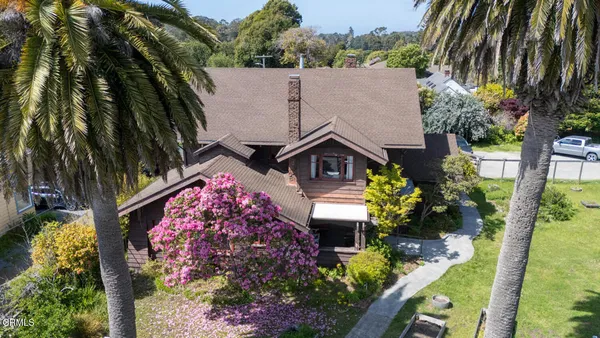 $1,050,000 | 533 East Fir Street, Fort Bragg, CA 95437