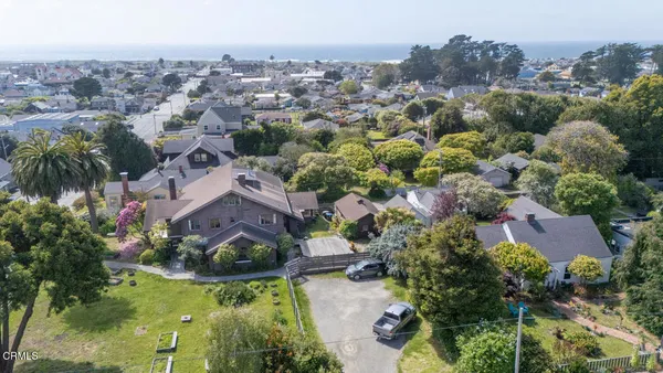 $1,050,000 | 533 East Fir Street, Fort Bragg, CA 95437