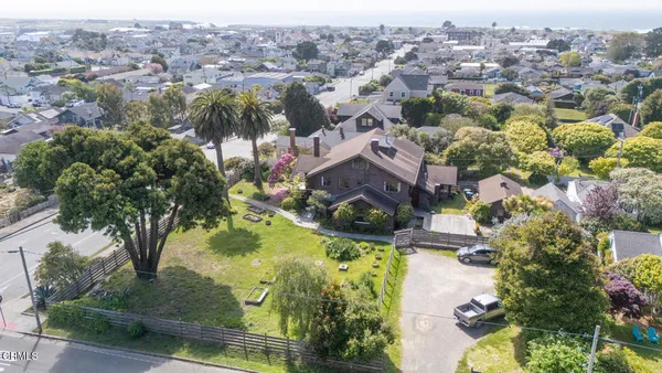$1,050,000 | 533 East Fir Street, Fort Bragg, CA 95437