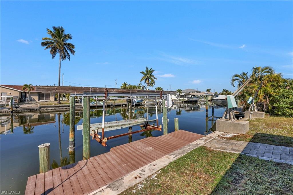2822 Bruce Street Matlacha, FL 33993 - Photo 7 of 26 a view of a terrace with sitting area