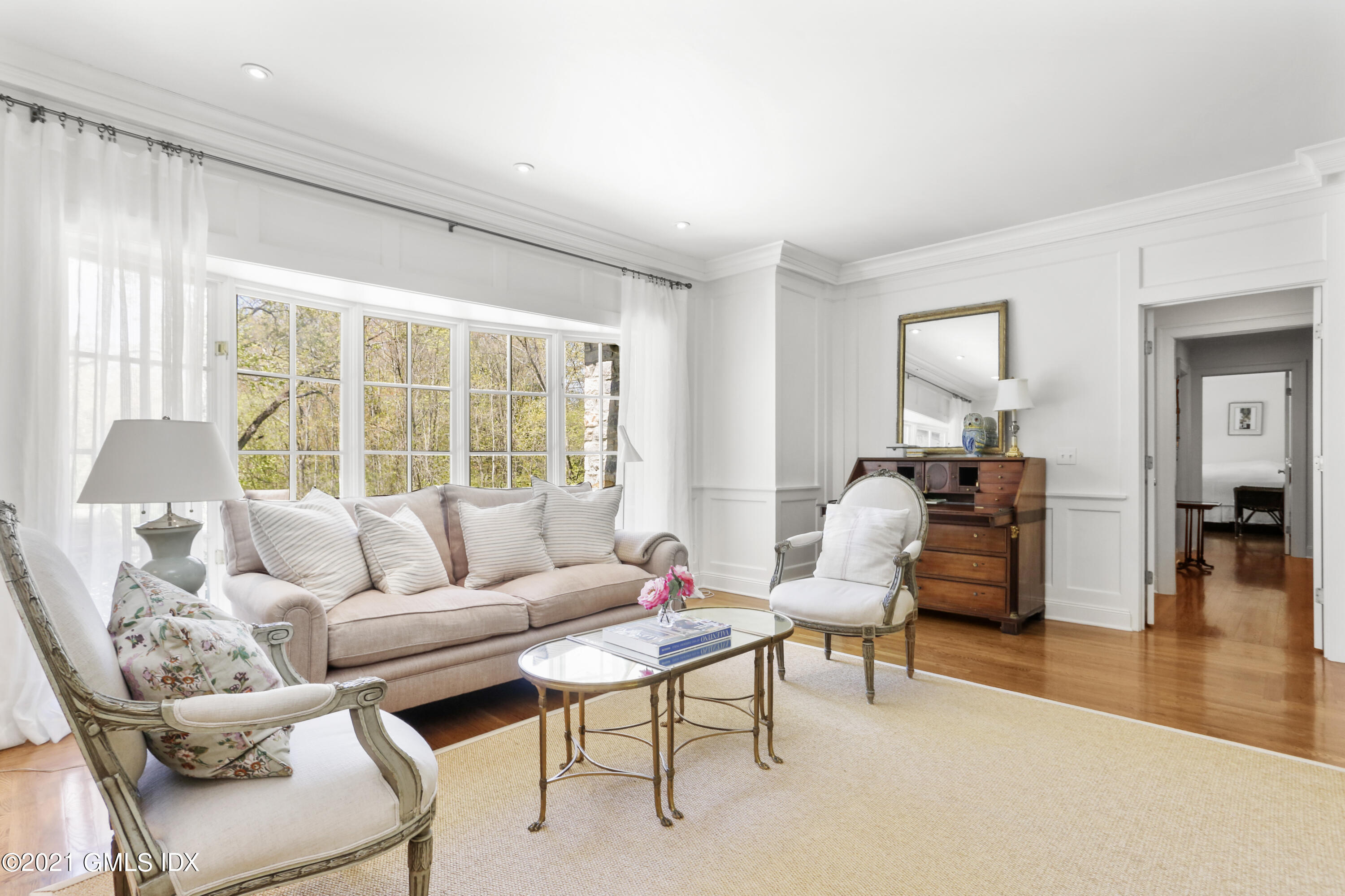 28 Wooddale Road Greenwich, CT 06830 - Photo 5 of 23 28 Wooddale Rd Greenwich CT-print-026-02
