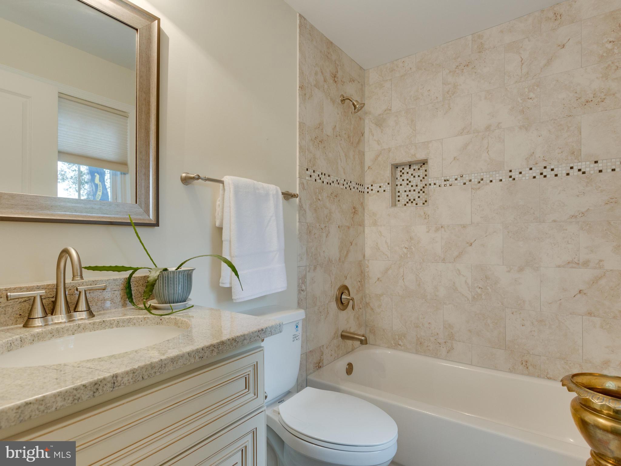 11727 Chapel Road Clifton, VA 20124 - Photo 22 of 30 Full bathroom upstairs