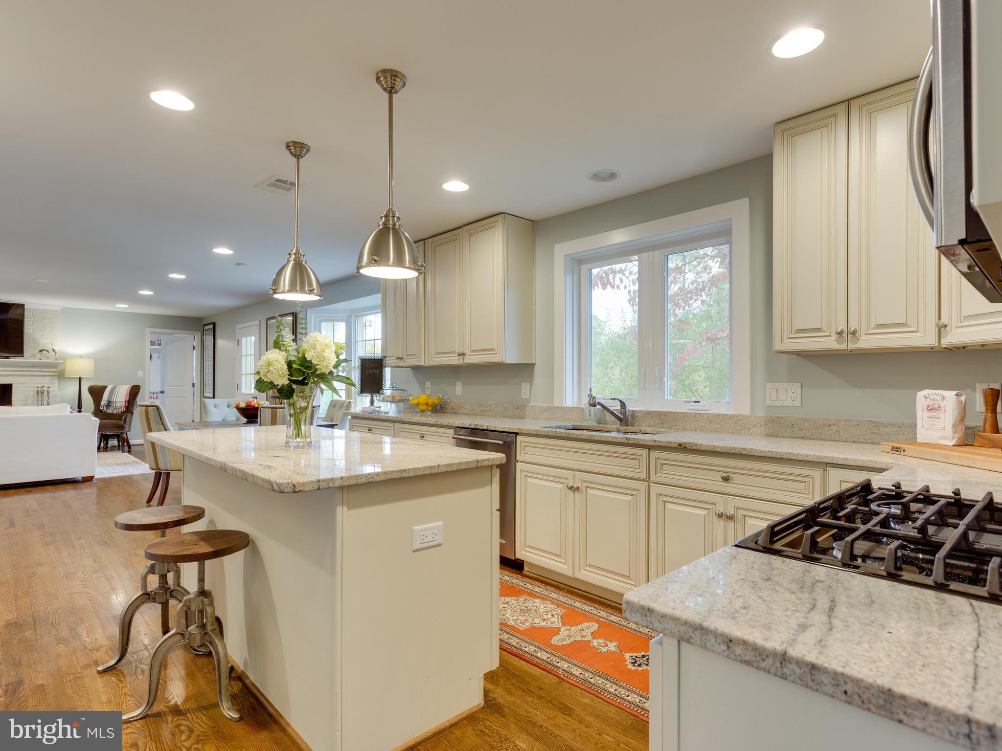 11727 Chapel Road Clifton, VA 20124 - Photo 7 of 30 Gorgeous kitchen with granite countertops