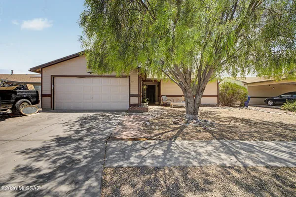 $229,000 | 1951 West Cabernet Drive, Tucson, AZ 85746