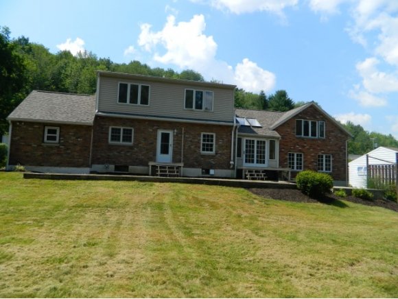 469 Echo Road Vestal, NY 13850 - Photo 3 of 21 Gallery Image 3