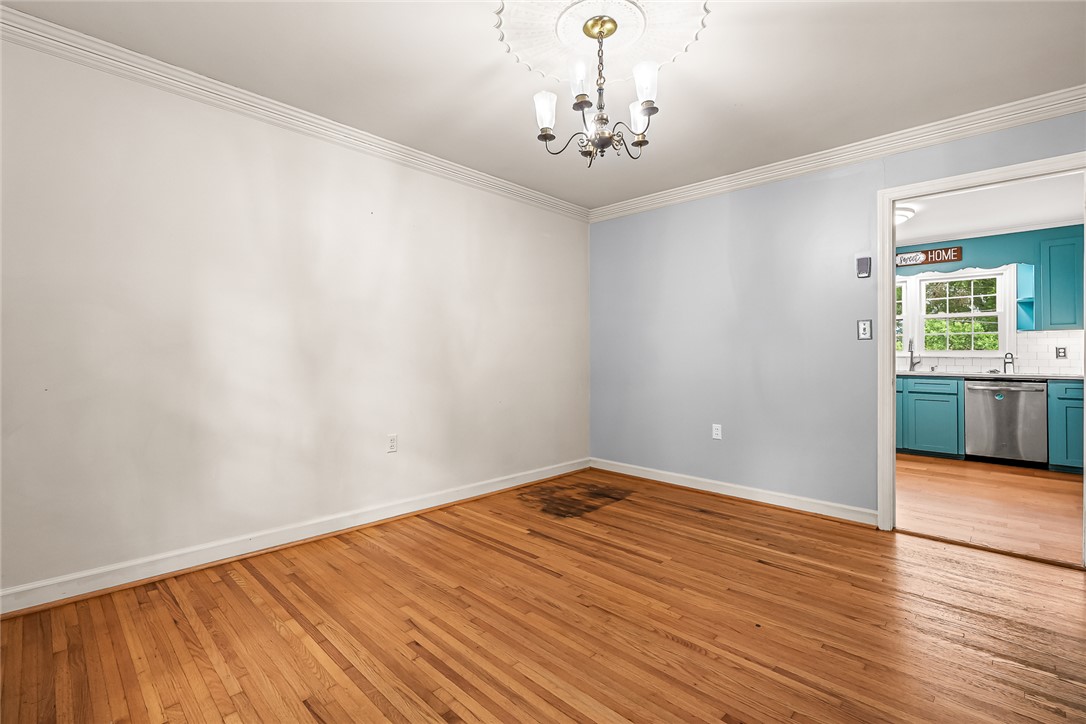 111 Tanglewood Drive Anderson, SC 29621 - Photo 8 of 32 Dining Room