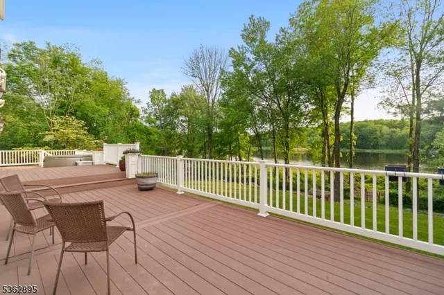 $1,200,000 | 20 Crestview Lane, Sparta, NJ 07871