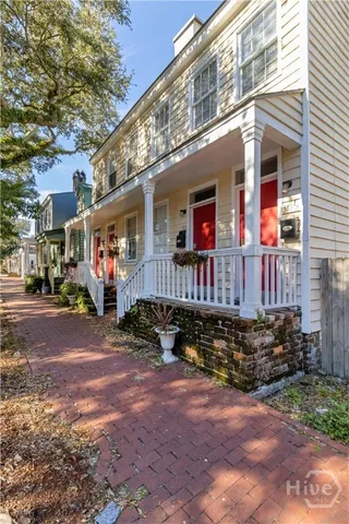 $2,150 | 516 1/2 East Jones Street, Savannah, GA 31401