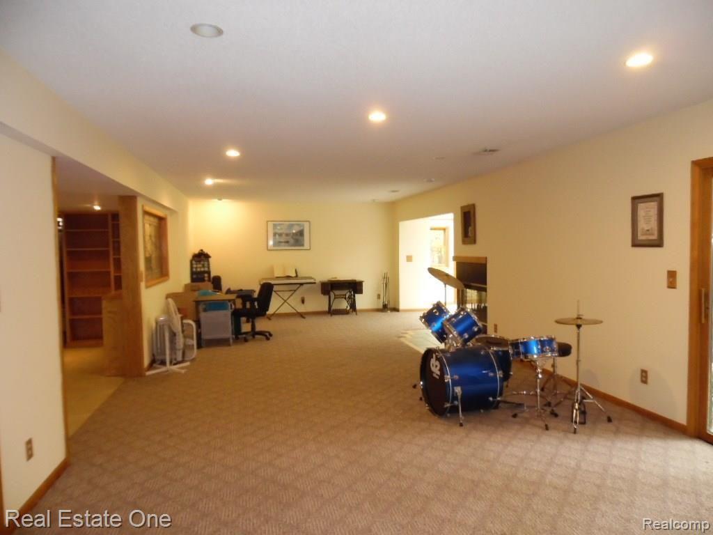 1330 Hathaway Rising Rochester Hills, MI 48306 - Photo 53 of 56