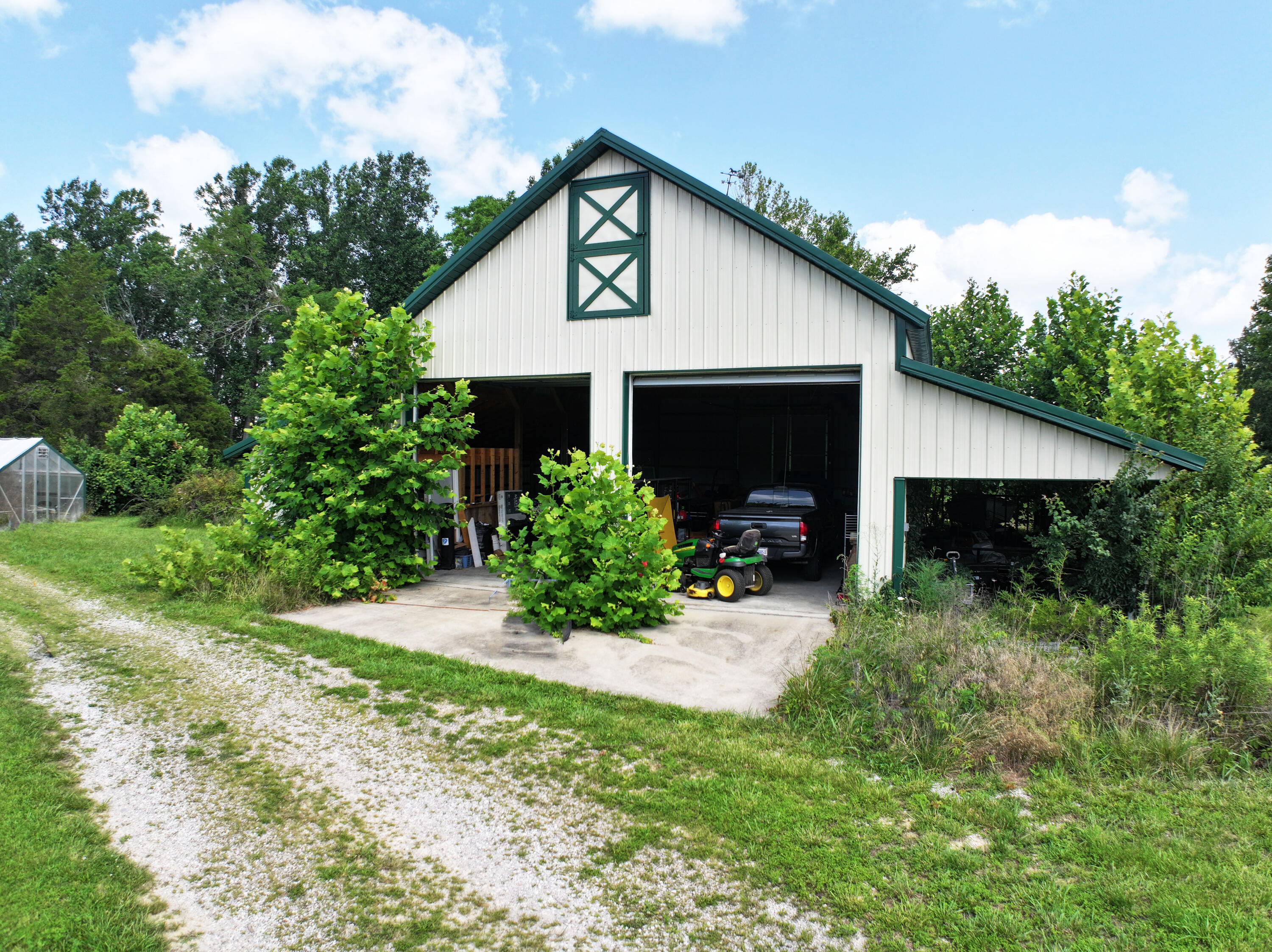 975 Red River Road Irvine, KY 40336 - Photo 52 of 71 The barn