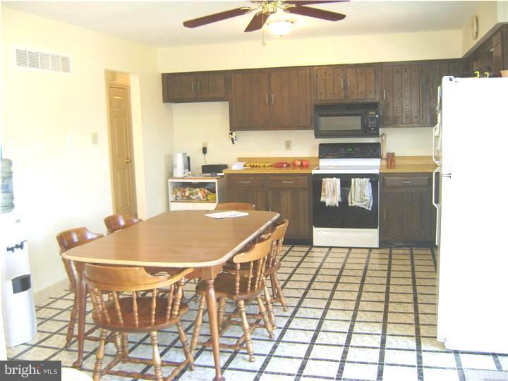 411 California Road Quakertown, PA 18951 - Photo 6 of 23 Kitchen