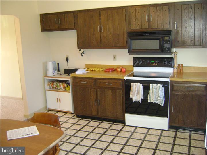 411 California Road Quakertown, PA 18951 - Photo 7 of 23 Kitchen