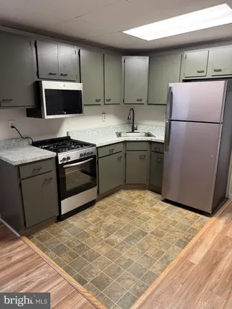 $1,350 | 2740 East County Line Road, Ardmore, PA 19003